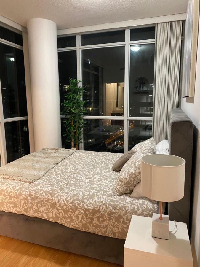 Toronto Cn Tower Maple Leaf Square Luxurious 2 Bedroom Condo エクステリア 写真